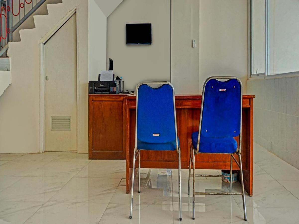 Reddoorz At Jalan Somba Opu Losari Makassar Exterior photo