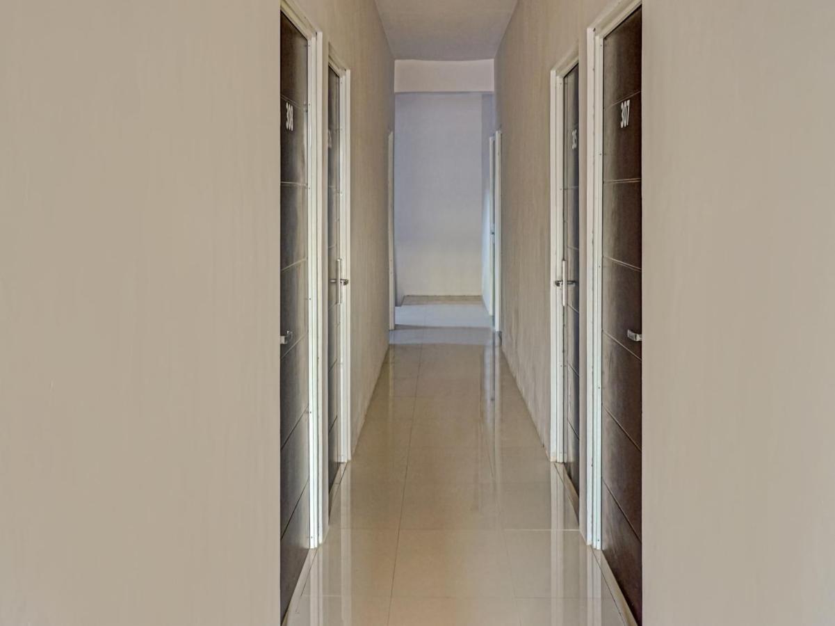 Reddoorz At Jalan Somba Opu Losari Makassar Exterior photo