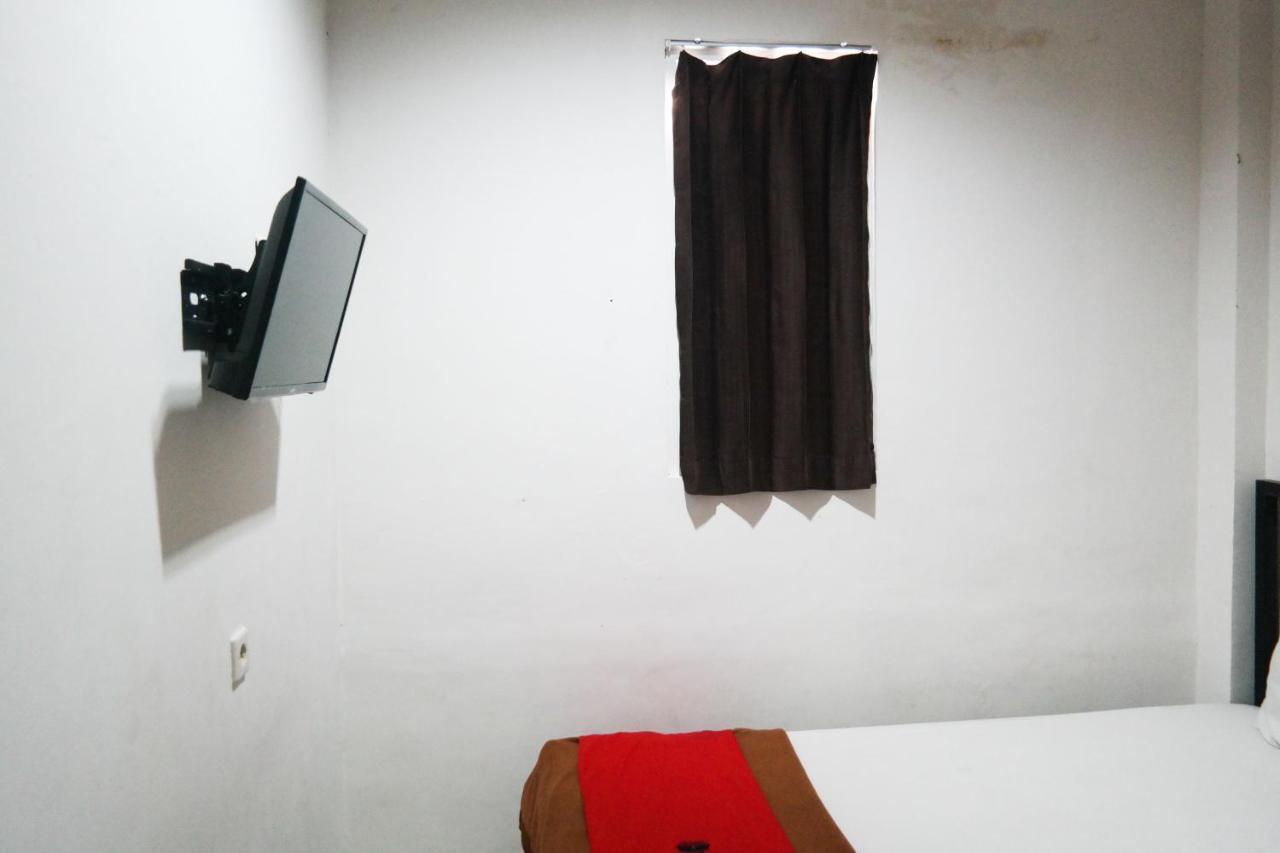 Reddoorz At Jalan Somba Opu Losari Makassar Exterior photo