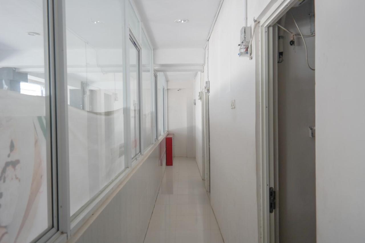 Reddoorz At Jalan Somba Opu Losari Makassar Exterior photo