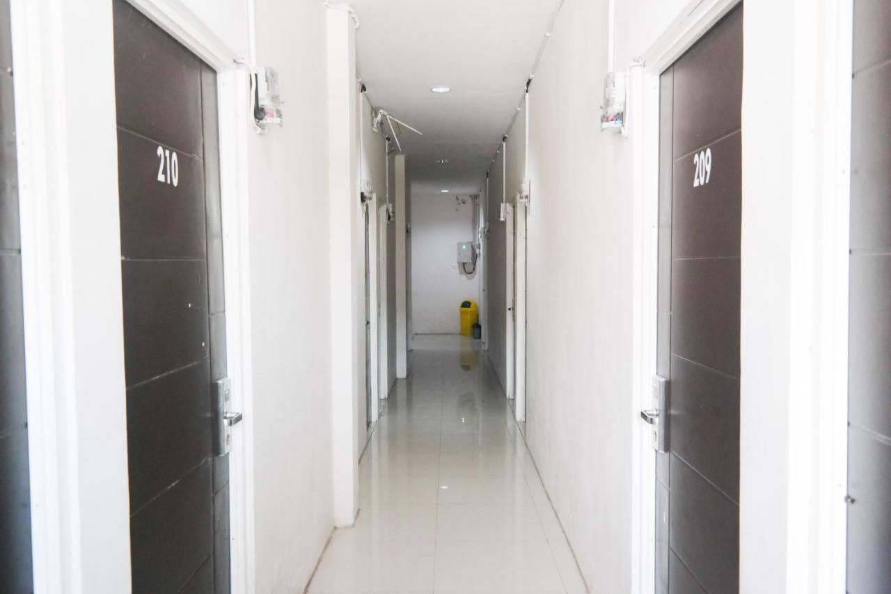 Reddoorz At Jalan Somba Opu Losari Makassar Exterior photo