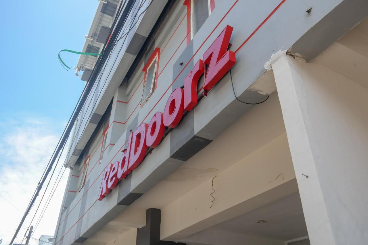 Reddoorz At Jalan Somba Opu Losari Makassar Exterior photo