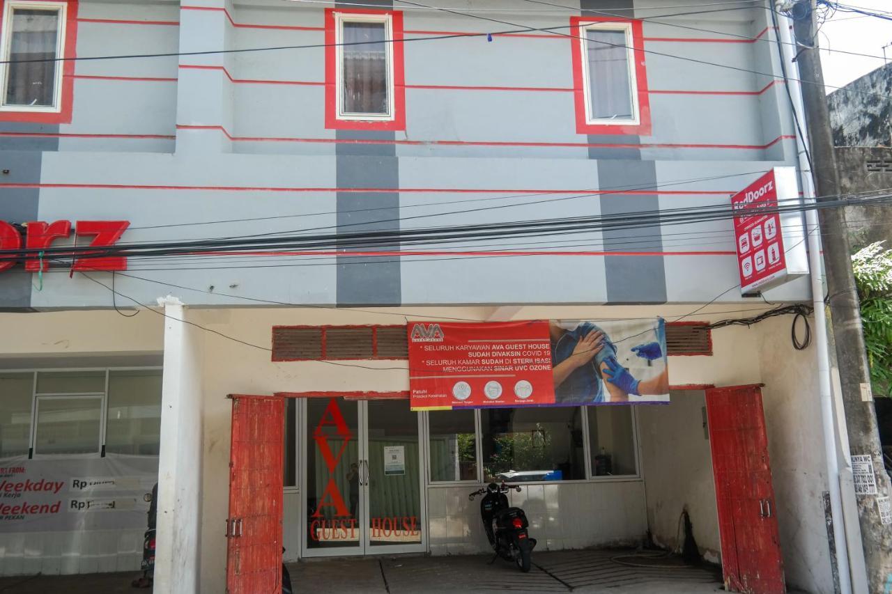 Reddoorz At Jalan Somba Opu Losari Makassar Exterior photo